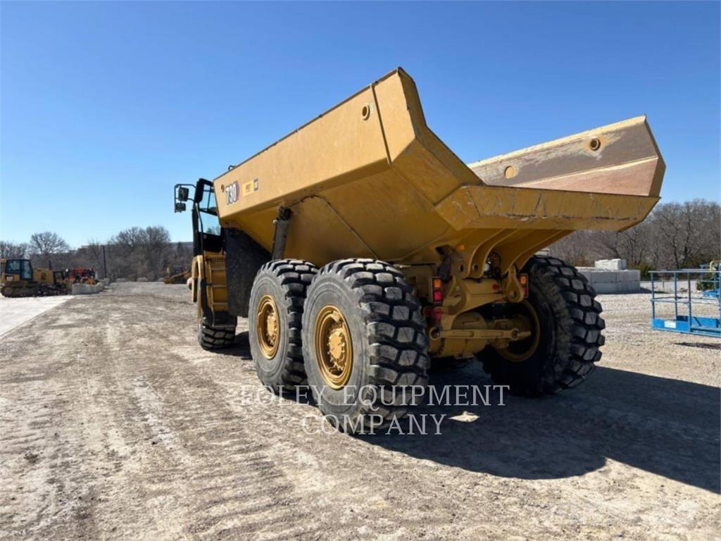 CAT 730-04 Зчленовані самоскиди