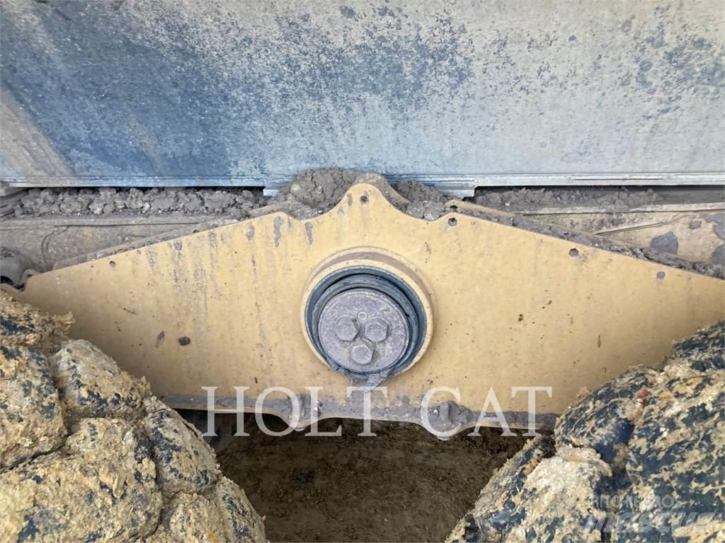 CAT 730-04 Зчленовані самоскиди