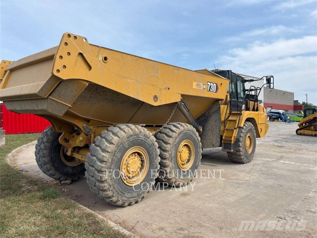 CAT 730-04 Зчленовані самоскиди