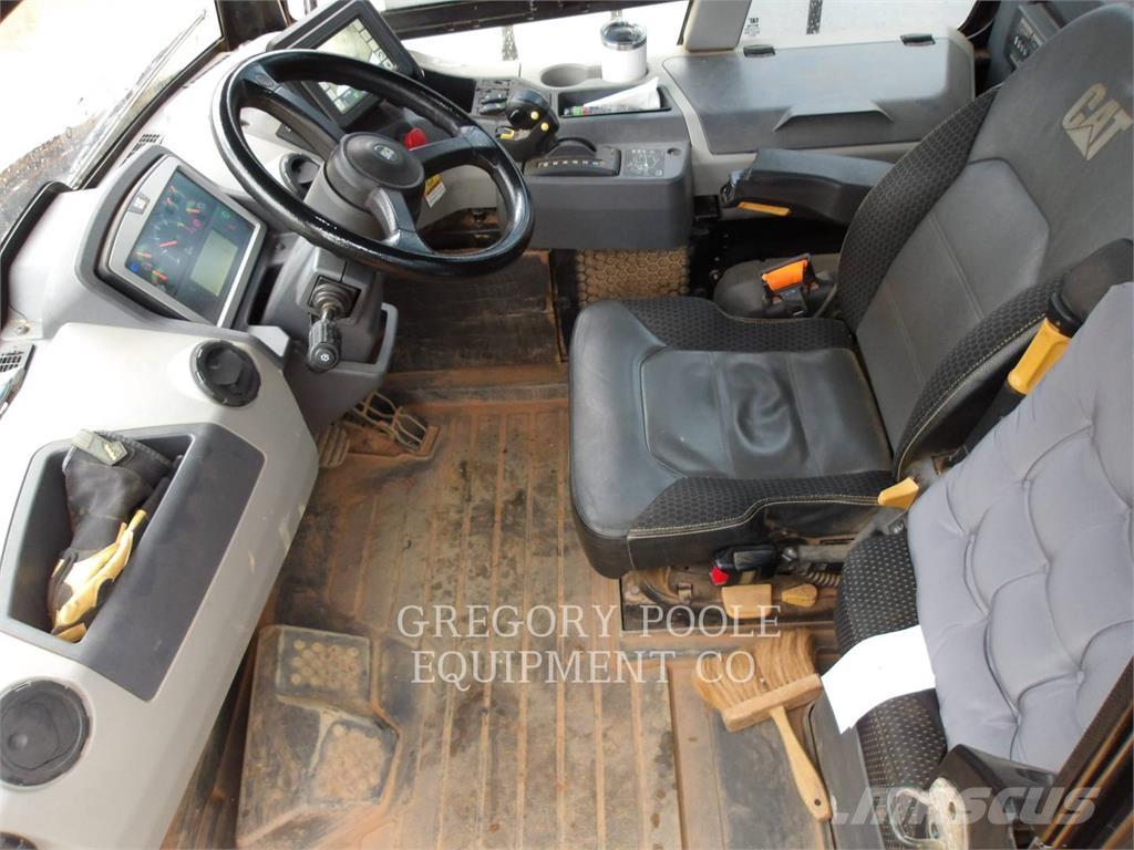 CAT 730-04 Зчленовані самоскиди