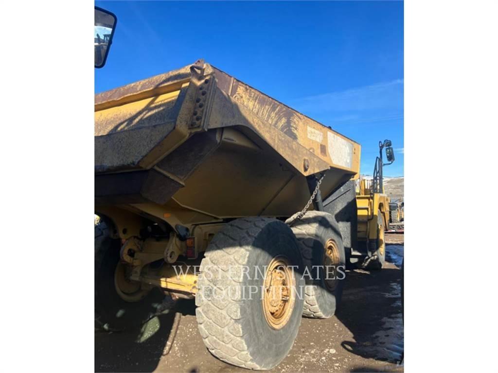 CAT 730C Зчленовані самоскиди