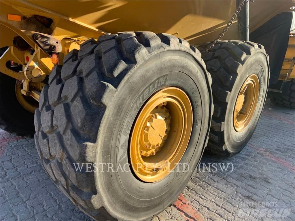 CAT 730C2 Зчленовані самоскиди