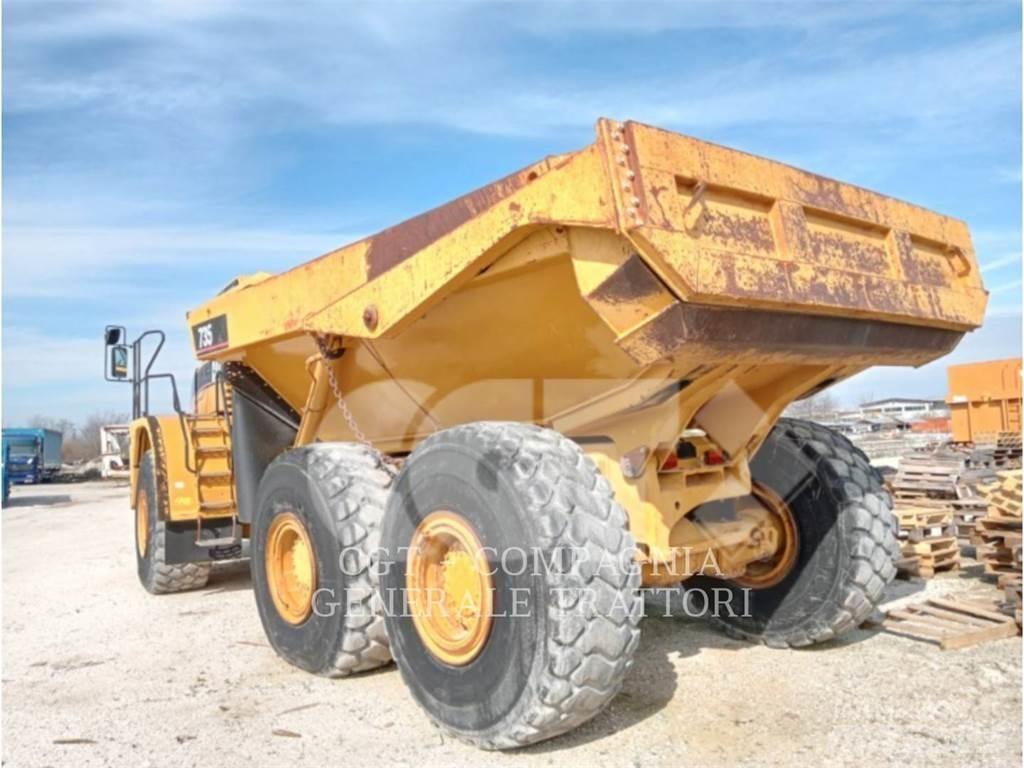 CAT 735 Зчленовані самоскиди