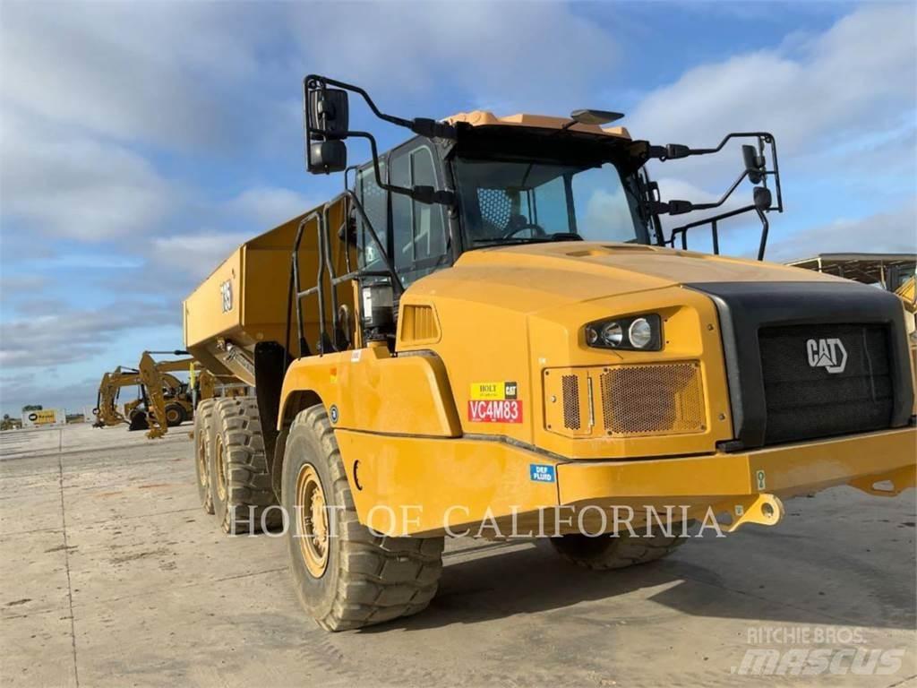 CAT 735 Зчленовані самоскиди