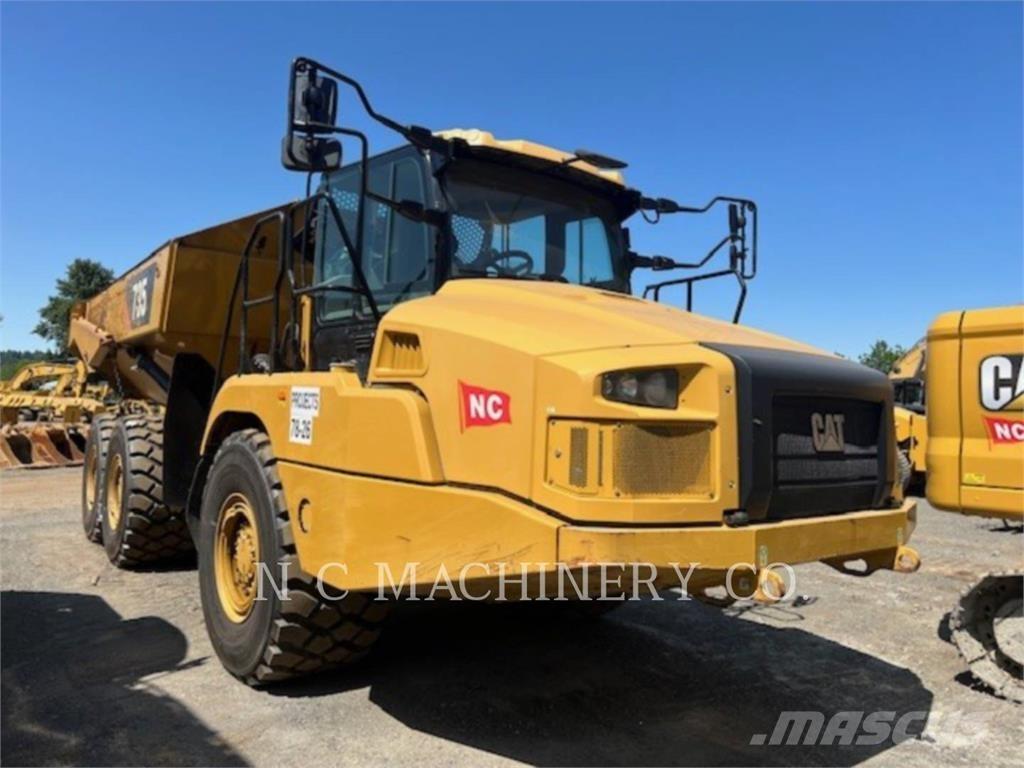 CAT 735 Зчленовані самоскиди