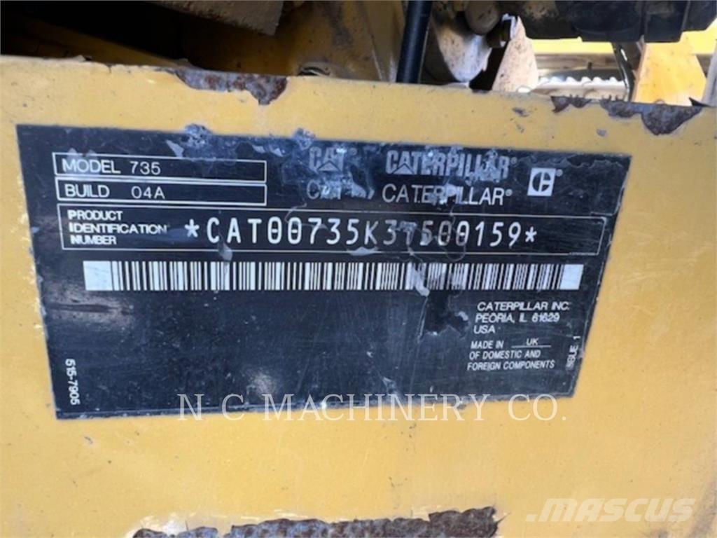 CAT 735 Зчленовані самоскиди