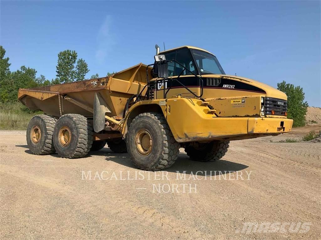CAT 735 T (OLD) Зчленовані самоскиди