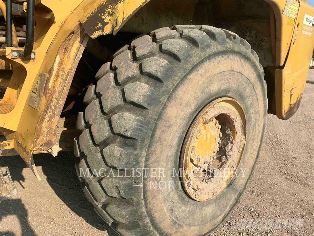 CAT 735 T (OLD) Зчленовані самоскиди