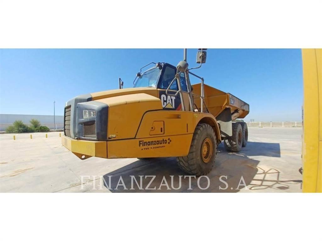 CAT 735B Зчленовані самоскиди