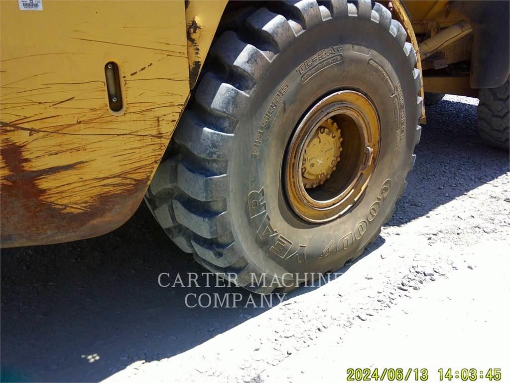 CAT 740 Зчленовані самоскиди