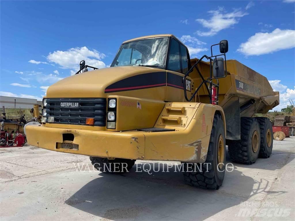 CAT 740 Зчленовані самоскиди