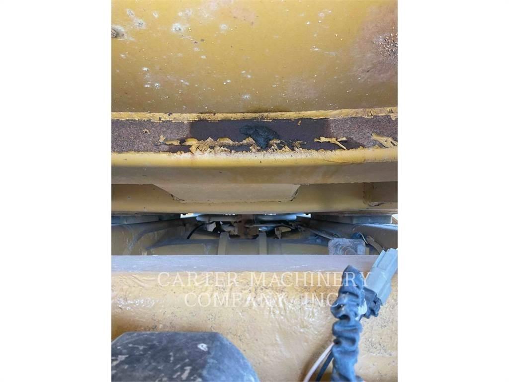 CAT 740 Зчленовані самоскиди