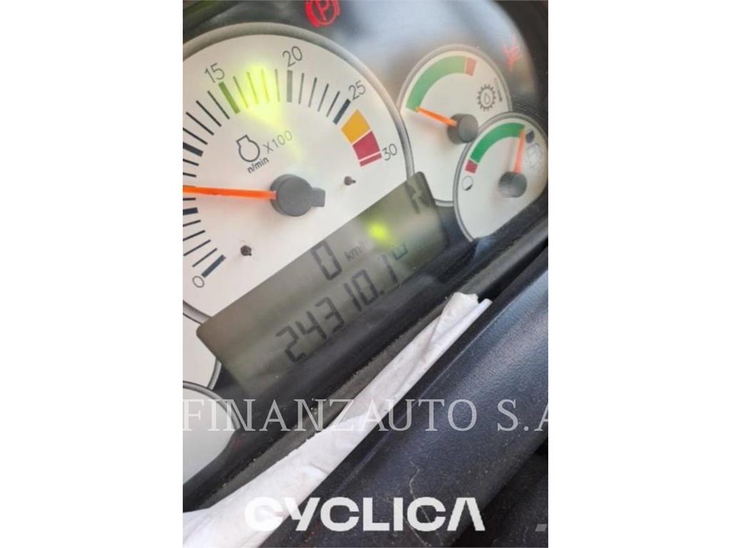 CAT 740 Зчленовані самоскиди