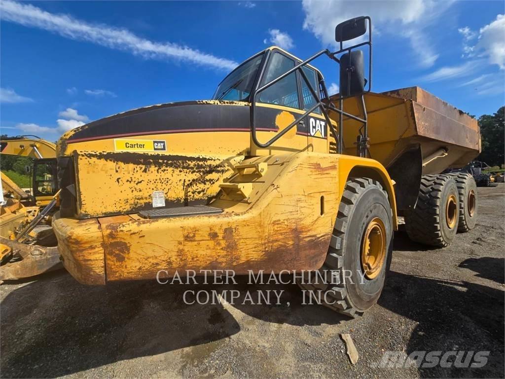 CAT 740 Зчленовані самоскиди