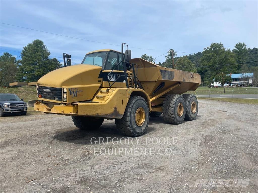 CAT 740 Зчленовані самоскиди