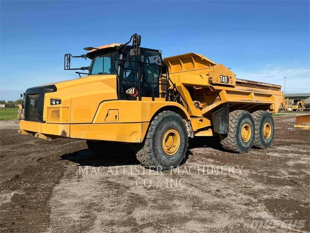 CAT 740 4EJ Зчленовані самоскиди