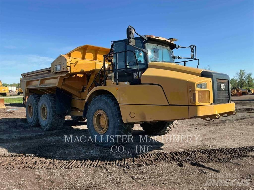CAT 740 4EJ Зчленовані самоскиди