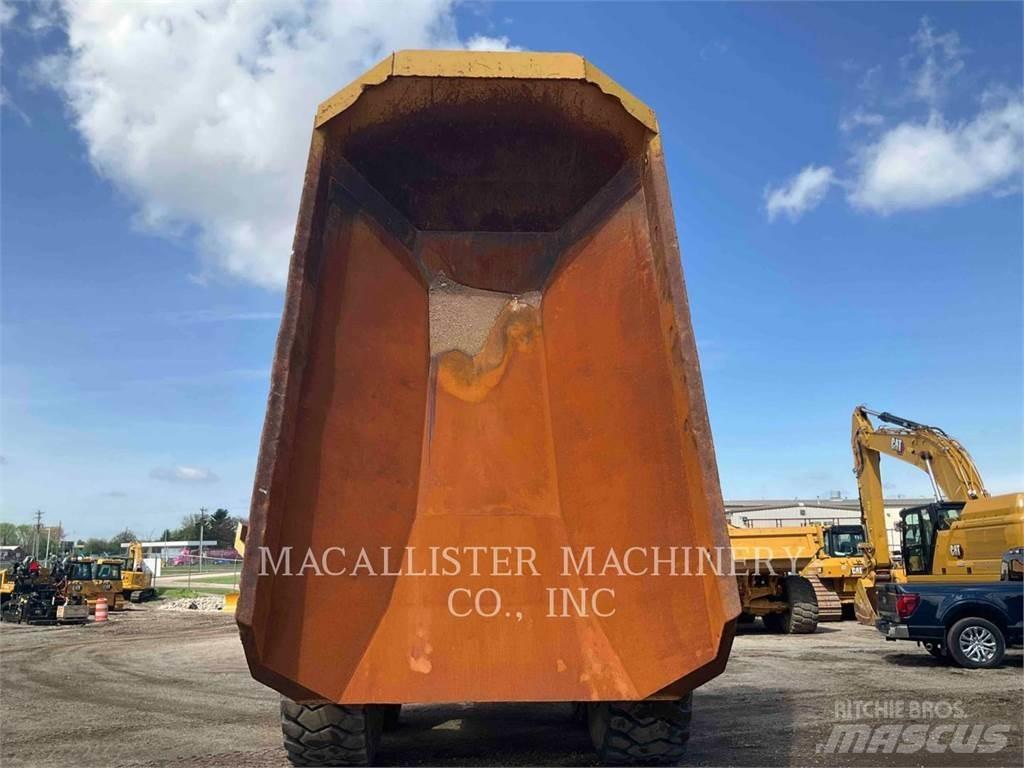 CAT 740 GC Зчленовані самоскиди