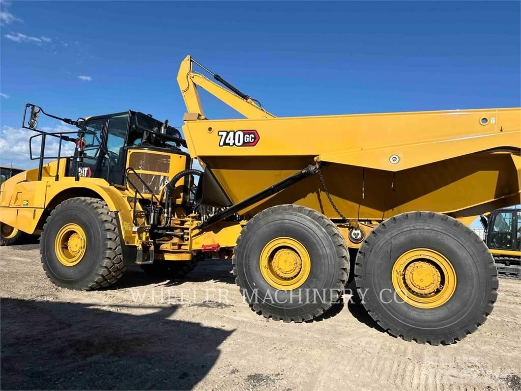 CAT 740 GC TG Зчленовані самоскиди