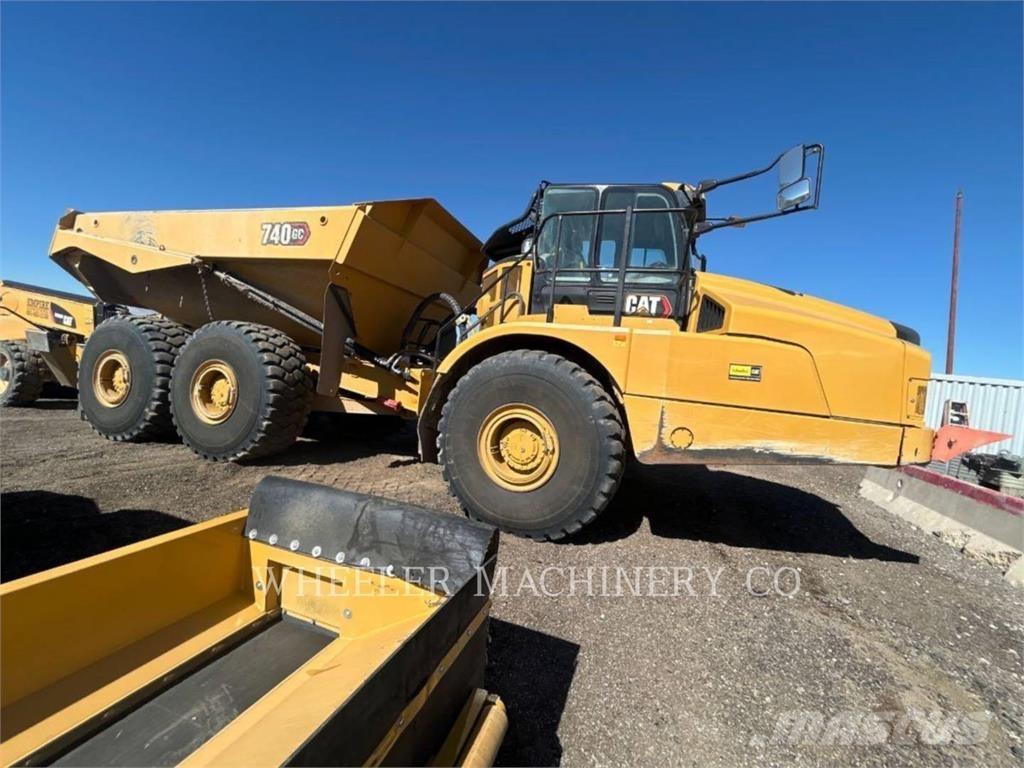 CAT 740 GC TG Зчленовані самоскиди