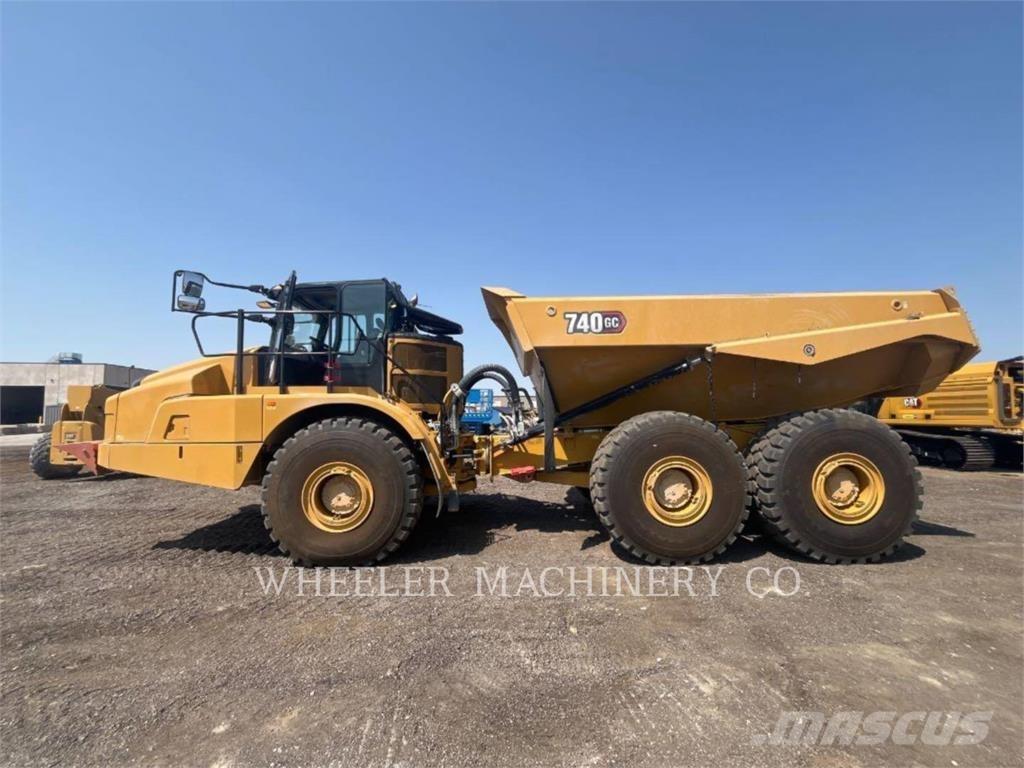 CAT 740 GC TG Зчленовані самоскиди