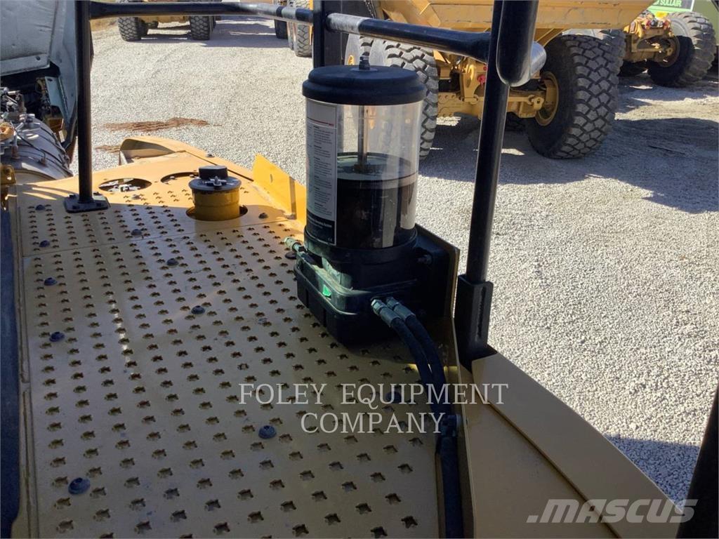 CAT 74004GC Зчленовані самоскиди