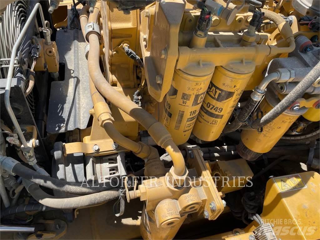 CAT 740B Зчленовані самоскиди