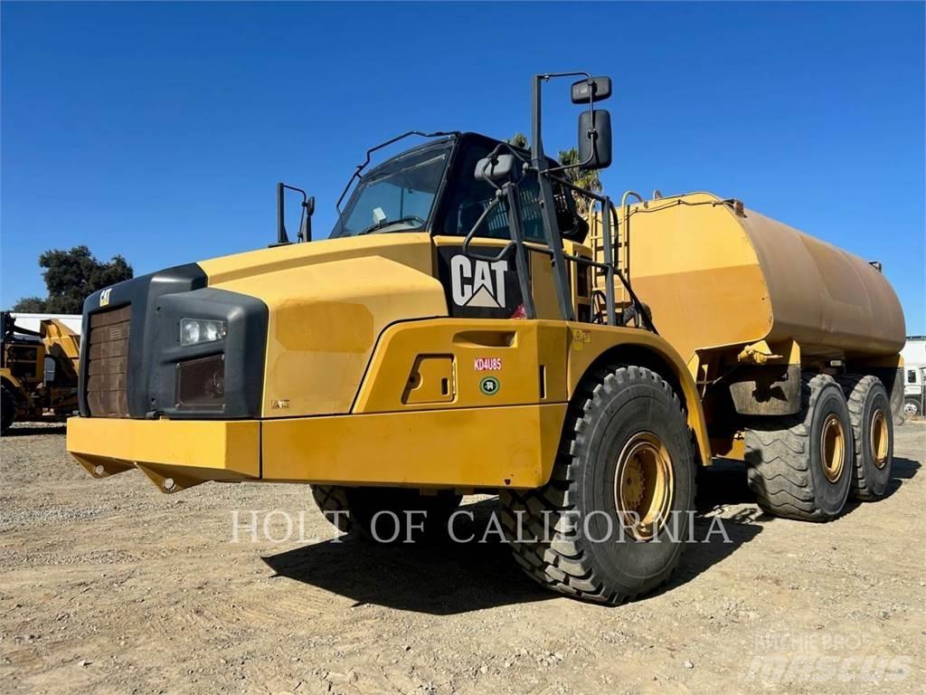CAT 740B Вантажівки-цистерни