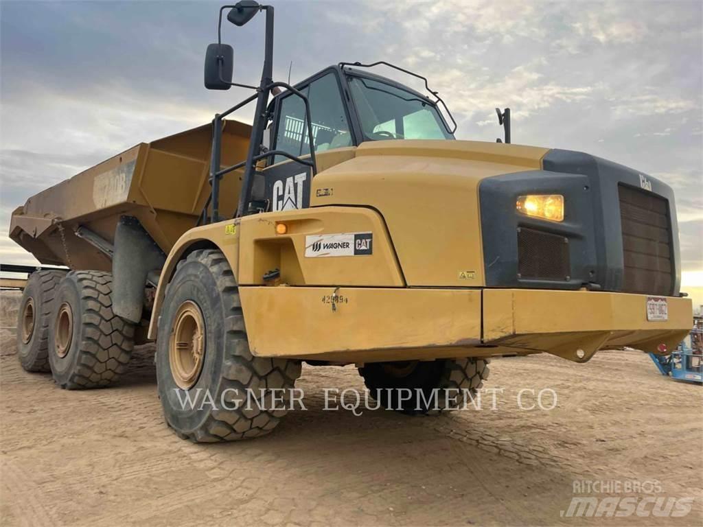 CAT 740B Зчленовані самоскиди