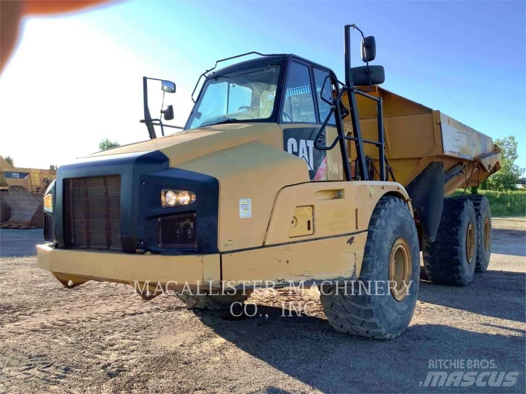 CAT 740B Зчленовані самоскиди