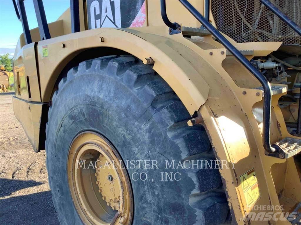 CAT 740B Зчленовані самоскиди