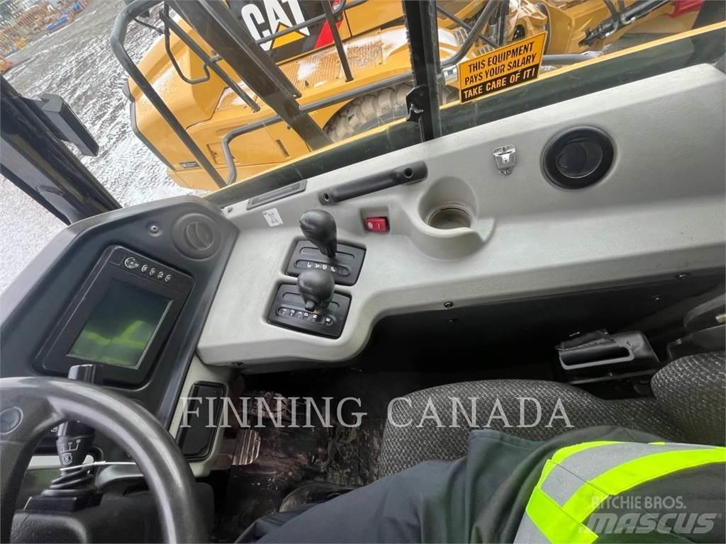 CAT 740B Зчленовані самоскиди