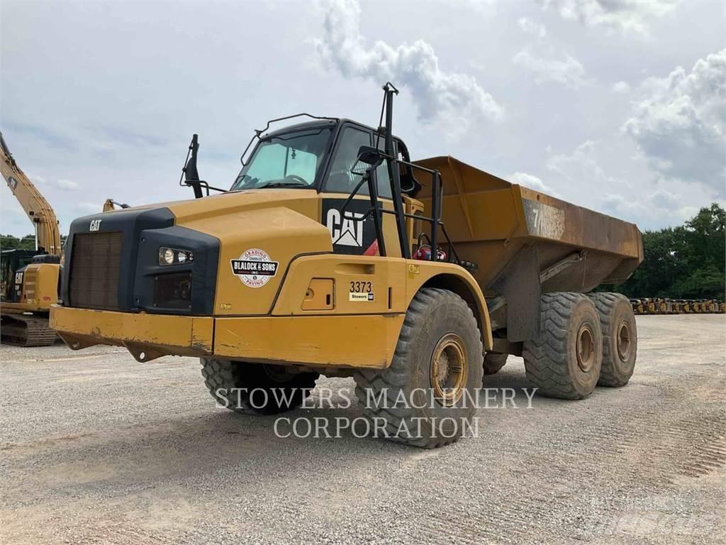 CAT 740B Зчленовані самоскиди