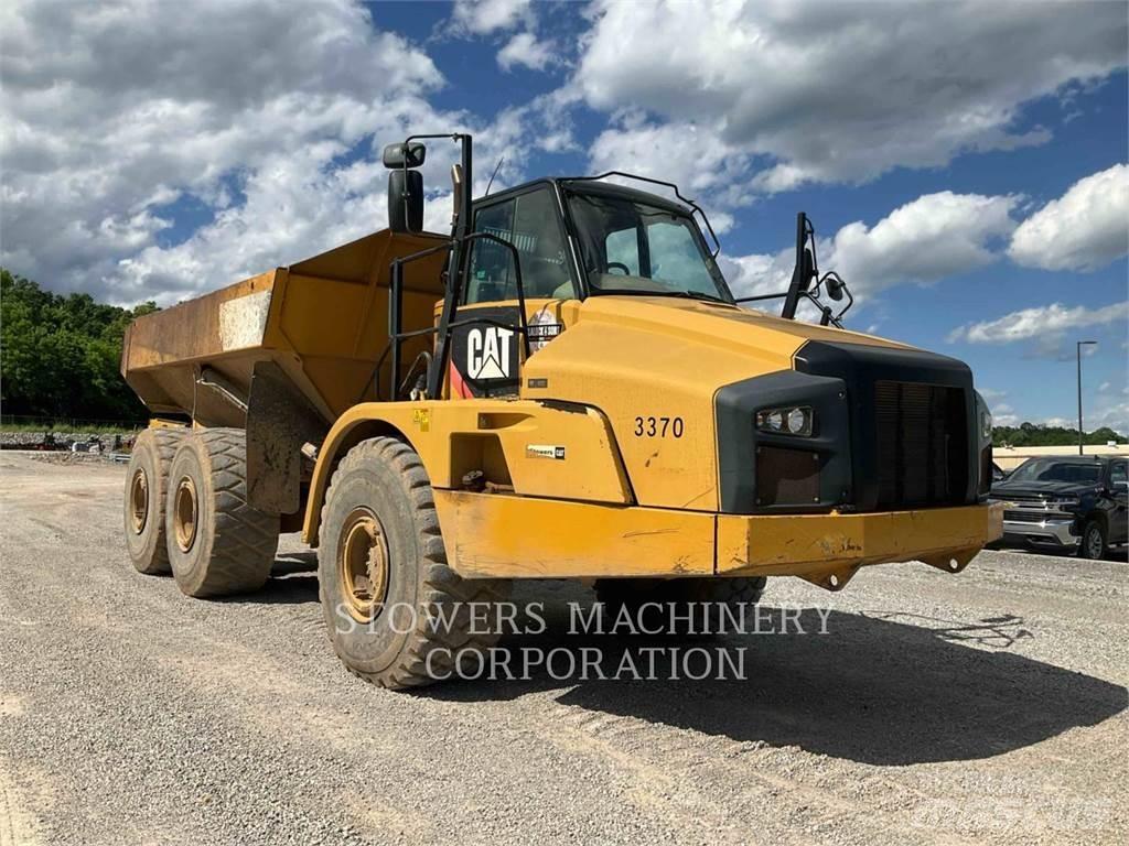 CAT 740B Зчленовані самоскиди