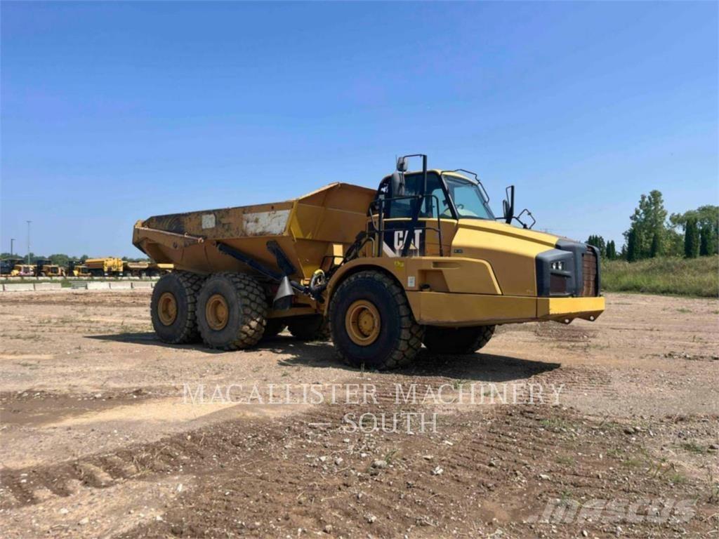 CAT 740B Зчленовані самоскиди