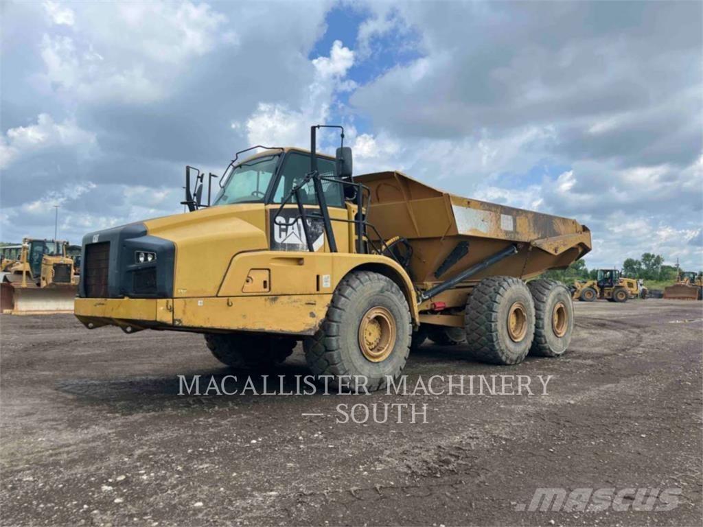 CAT 740B Зчленовані самоскиди