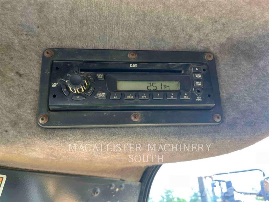 CAT 740B Зчленовані самоскиди