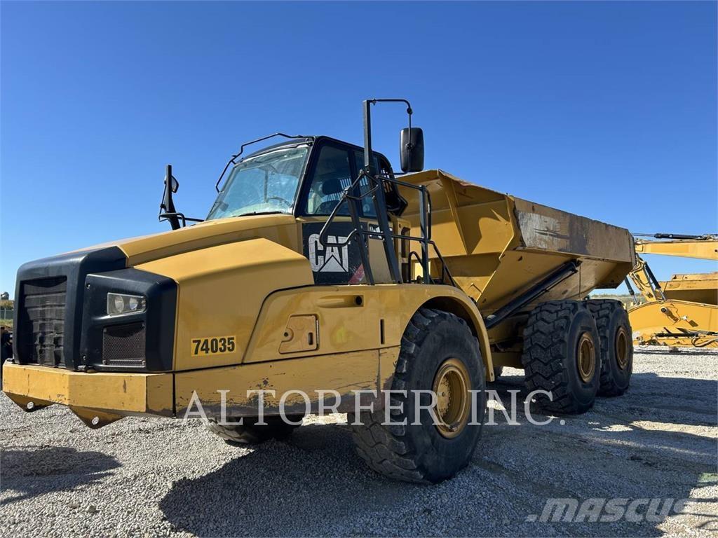 CAT 740B Зчленовані самоскиди