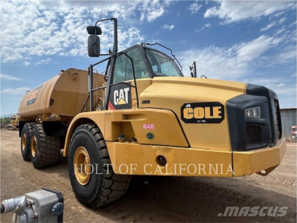 CAT 740B WT Вантажівки-цистерни