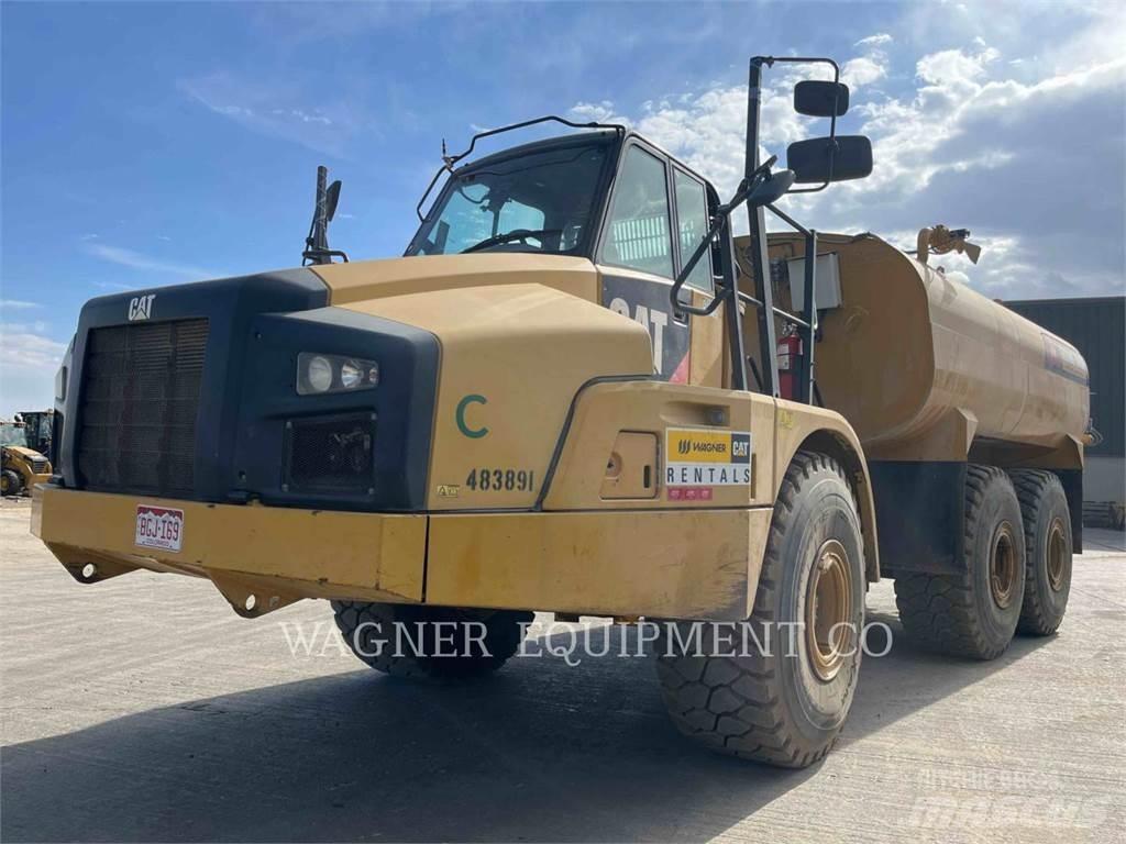 CAT 740B WT Поливальні машини