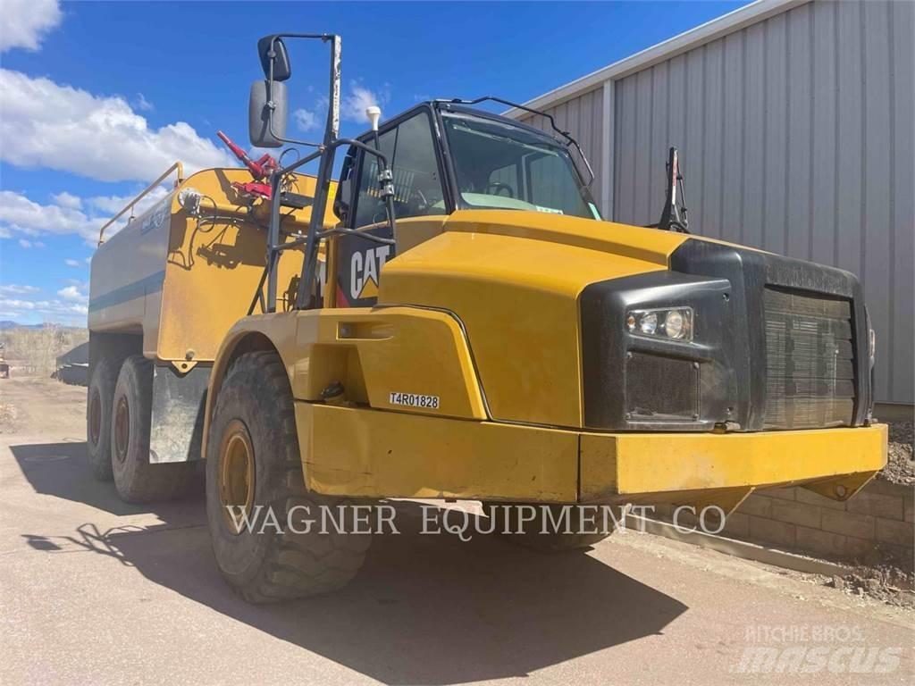 CAT 740B WT Поливальні машини