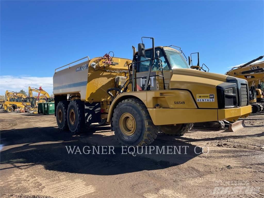 CAT 740B WT RB Поливальні машини