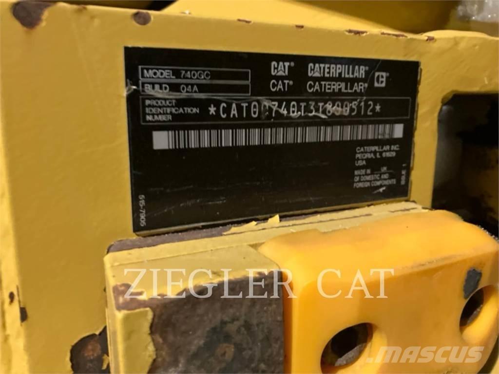 CAT 740GC Зчленовані самоскиди