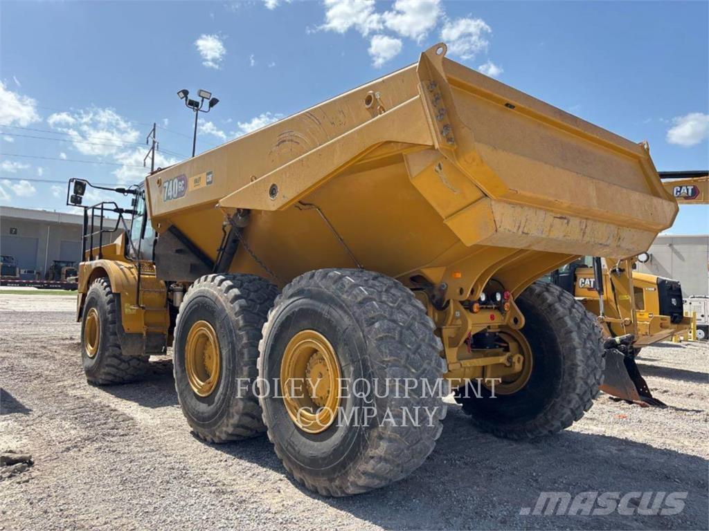 CAT 740GC-04 Зчленовані самоскиди