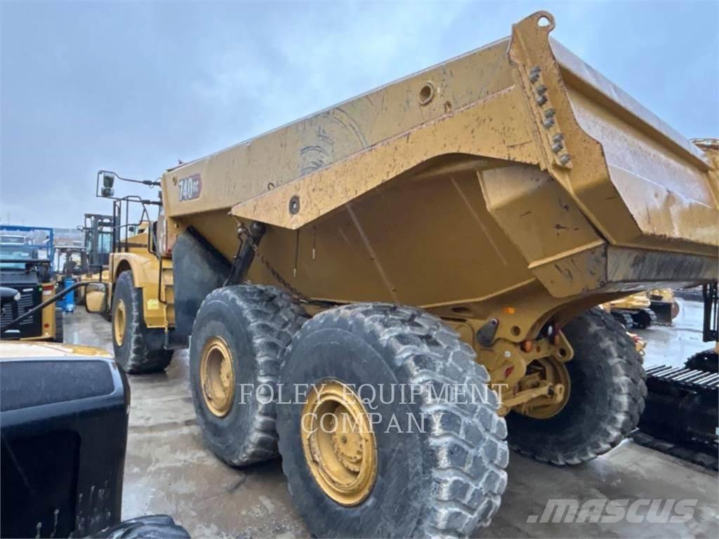 CAT 740GC-04 Зчленовані самоскиди