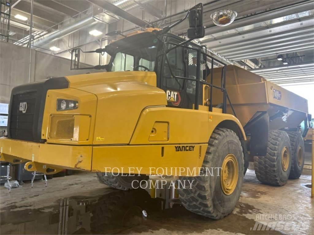 CAT 740GC-04 Зчленовані самоскиди
