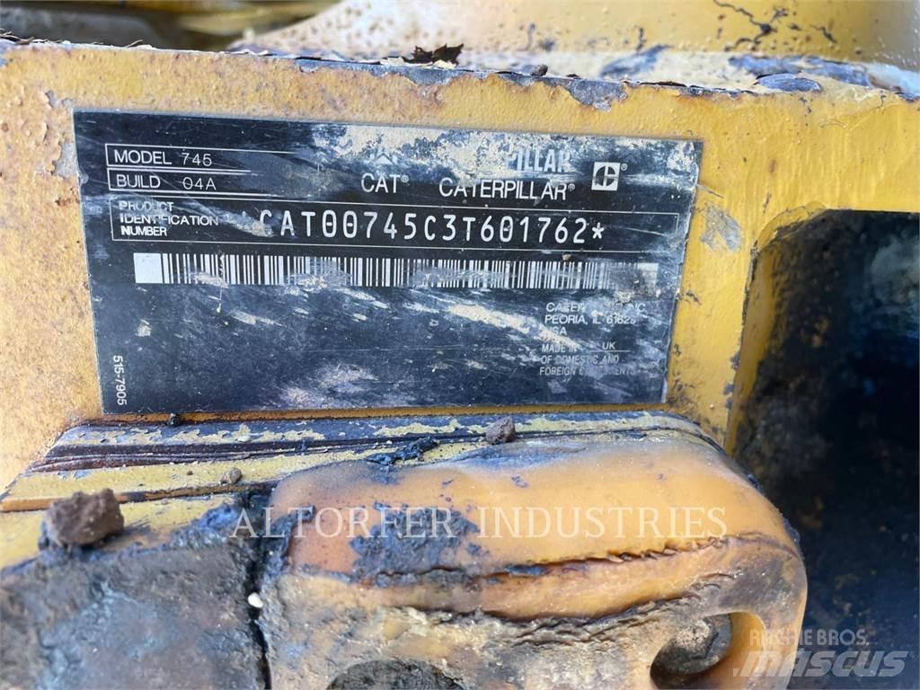 CAT 745 Зчленовані самоскиди