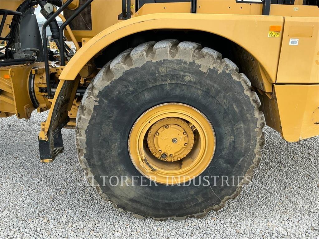 CAT 745 Зчленовані самоскиди