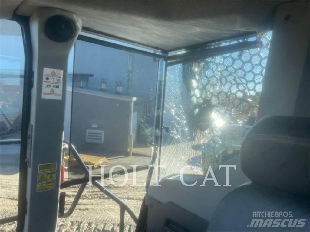CAT 745 Зчленовані самоскиди