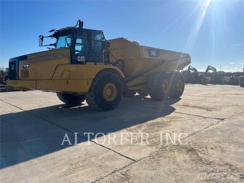 CAT 745 Зчленовані самоскиди